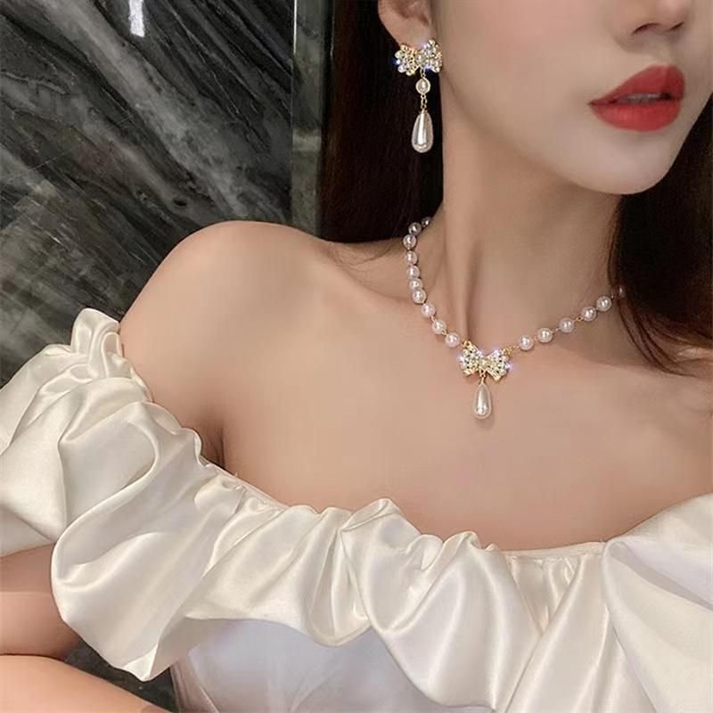 Women Fashion Butterfly Rhinestone Pearl Necklace Earrings Set