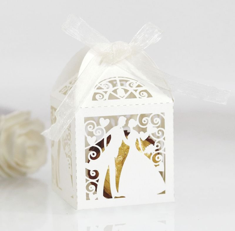 Creative Wedding Party Laser Hollow Heart-Shaped Bride And Groom Candy Box