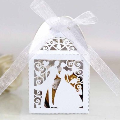 Creative Wedding Party Laser Hollow Heart-Shaped Bride And Groom Candy Box