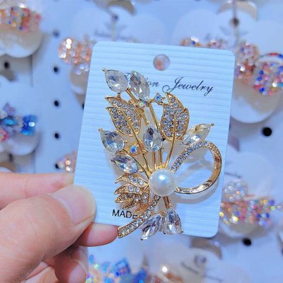 Women Fashion Creative Floral Pearl Rhinestone Anti-Light Brooch