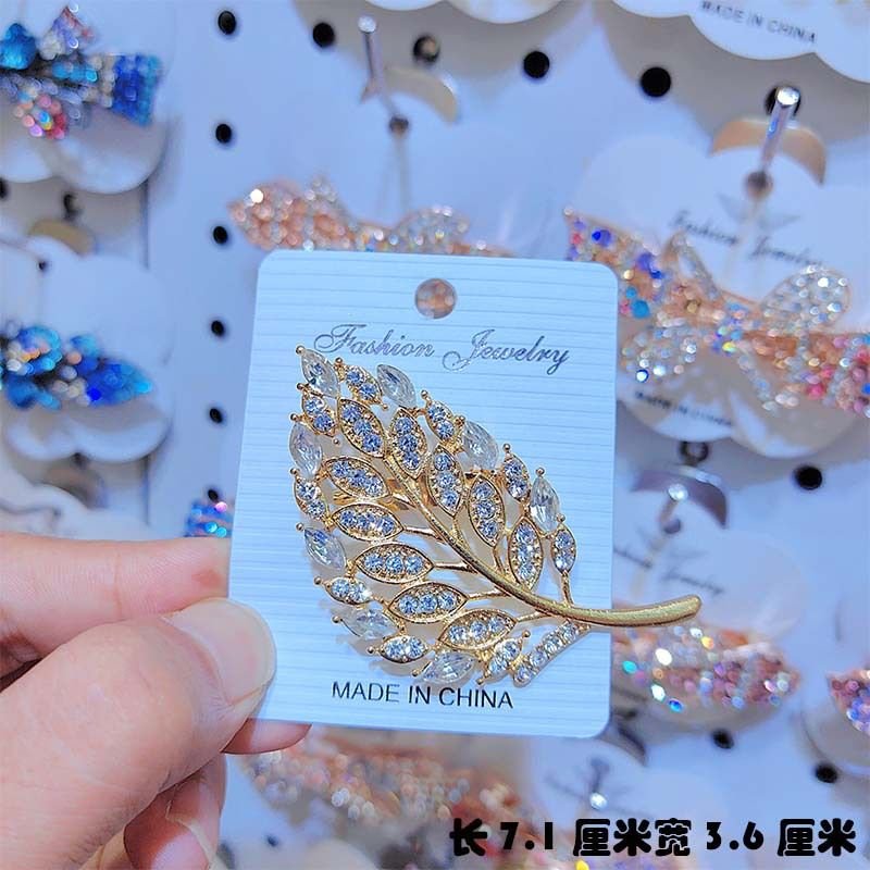 Women Fashion Creative Floral Pearl Rhinestone Anti-Light Brooch